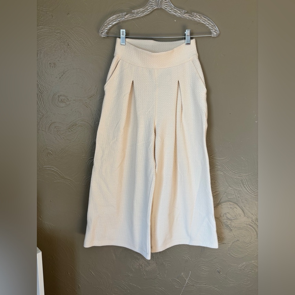 Lululemon Pleated Crop Pants